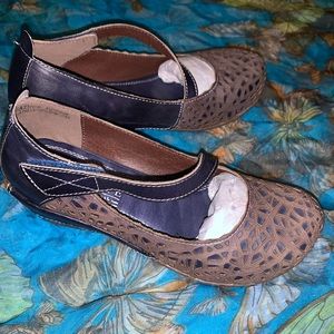 L’Artiste by Spring Step Melinda Wedge Mary Jane